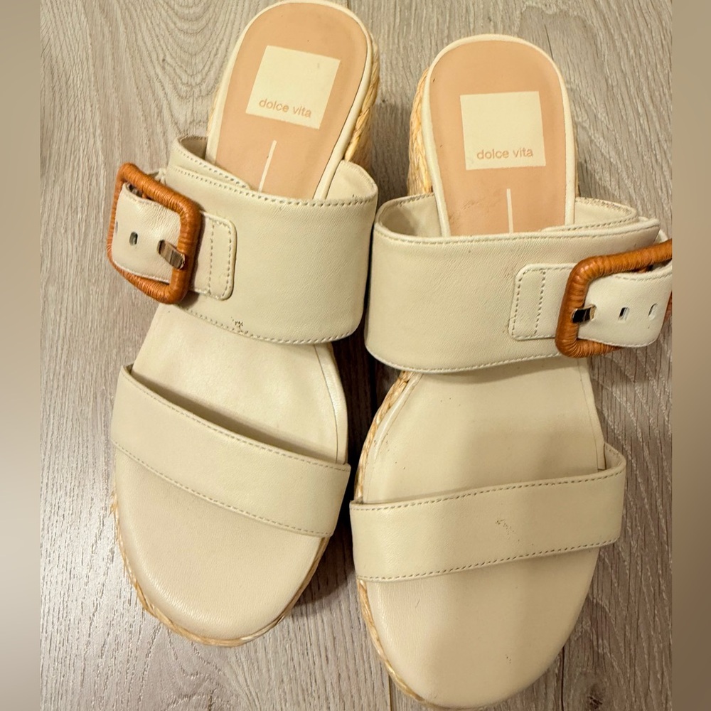 Dolce Vita Women's Thorin Wedges Ivory Sandals Size 7